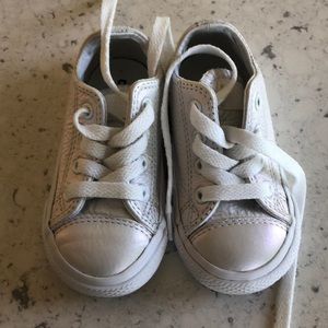 Iridescent white leather converse toddler size 6
